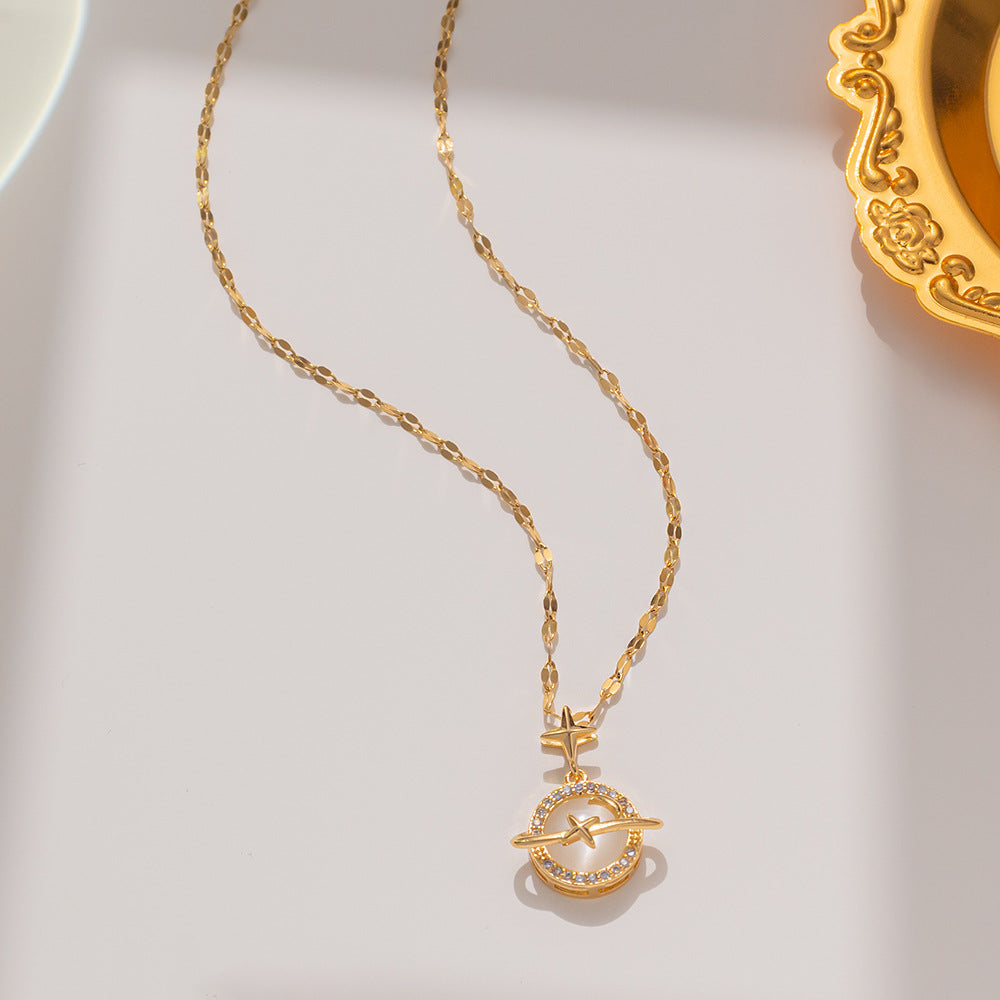 Collana con Pendente Geometrico Minimalista in Acciaio al Titanio per Donna con Pietra Occhio di Gatto Placcata Oro e Catena Ondulata