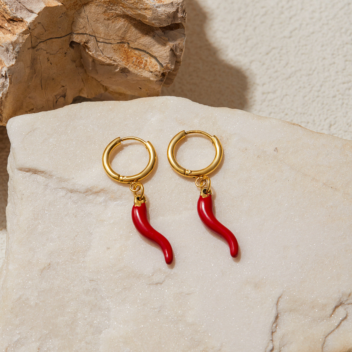 Orecchini Da Donna In Acciaio Inox A Forma Di Peperoncino Con Finitura Smaltata Alla Moda