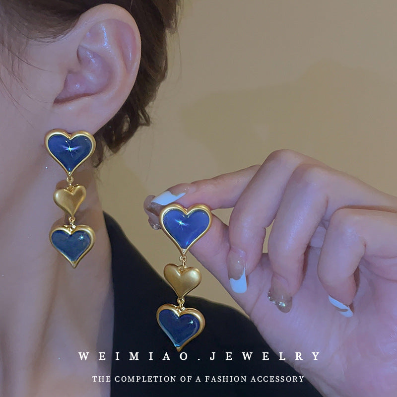 Orecchini a perno da donna in resina a forma di cuore stile vintage con perni in acciaio placcato oro