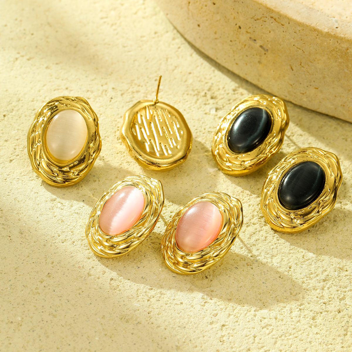 Elegantes pendientes de tuerca de acero titanio con textura ovalada, estilo lujo francés, piedra natural de ojo de gato para mujer