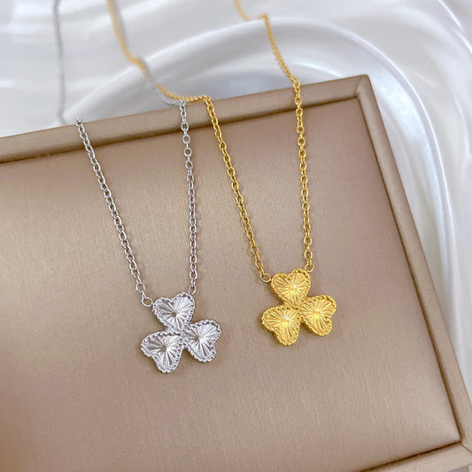 Collana minimalista a forma di cuore, tagliata al laser, in acciaio al titanio placcato oro, da donna e uomo