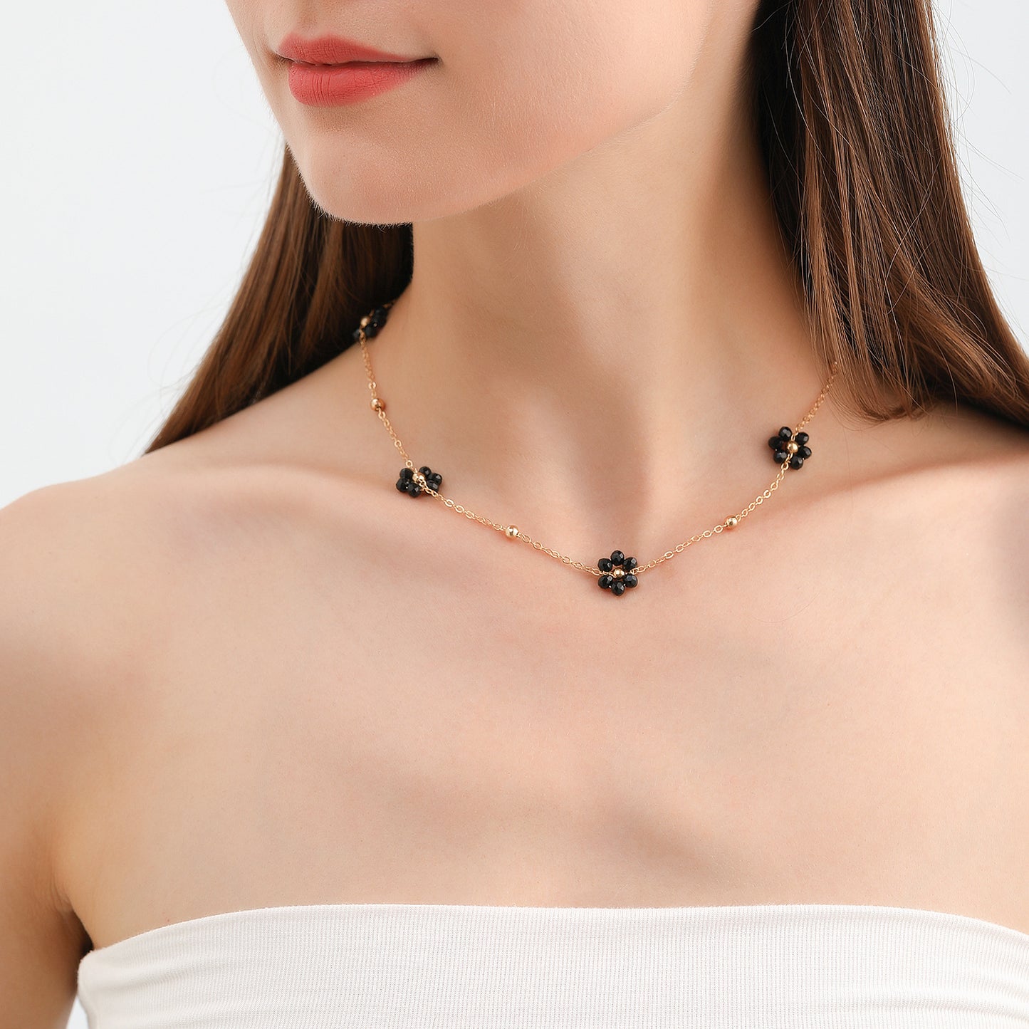 Bohemian Floral Crystal Beaded Necklace for Women with Daisy Design Alloy Pendant and Plated Finish