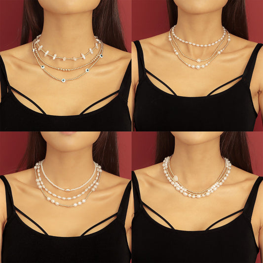 Collana con pendente in acrilico geometrico alla moda e perle per donna con catena in lega placcata e accento a cuore