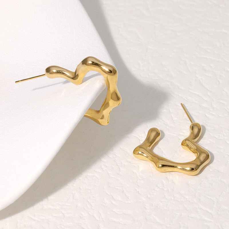 Minimalist Heart-Shaped Stainless Steel Stud Earrings for Women with Plated Finish