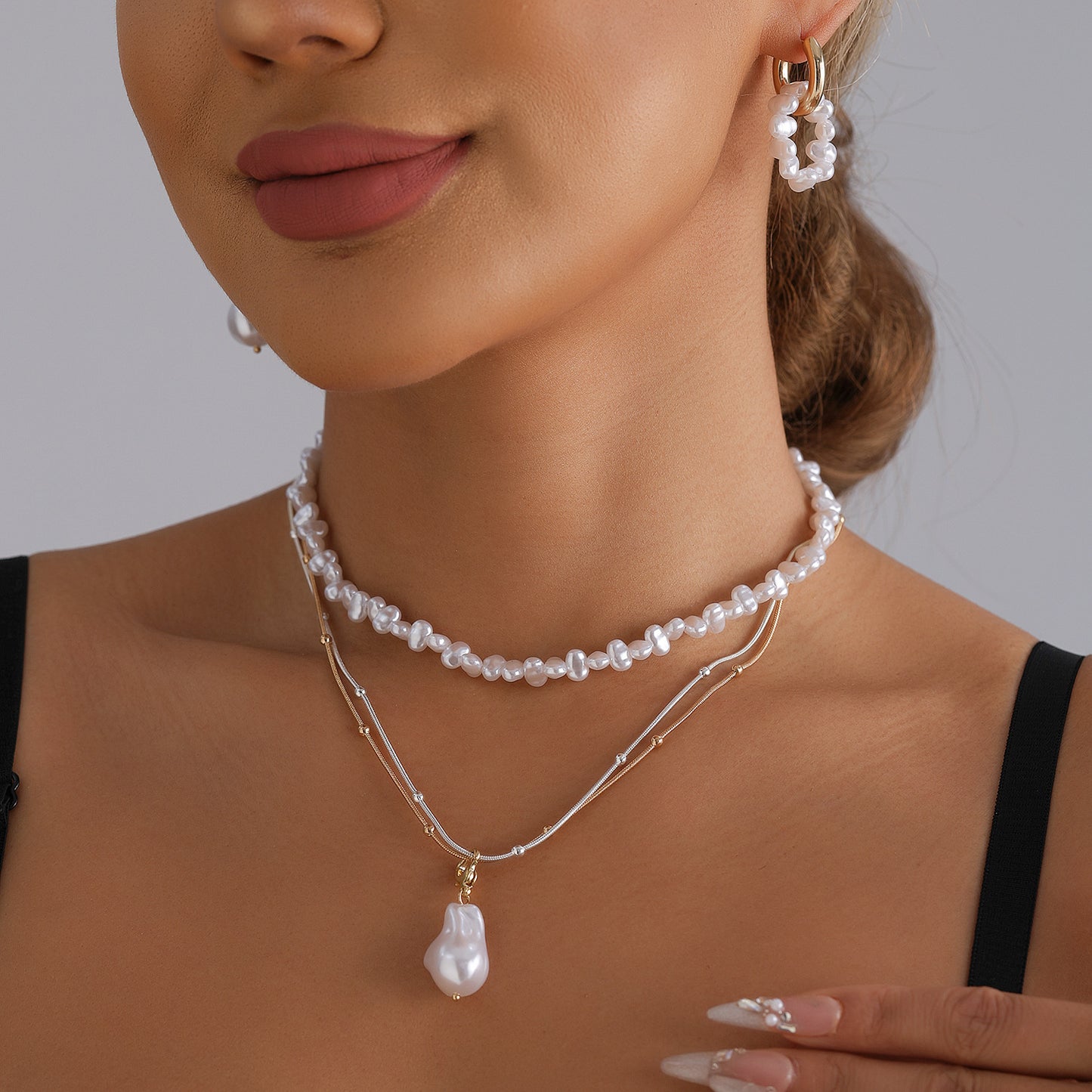 Minimalist Baroque Pearl Multi-Layer Necklace for Women with Heart and Geometric Pendant in Alloy with Plating Finish
