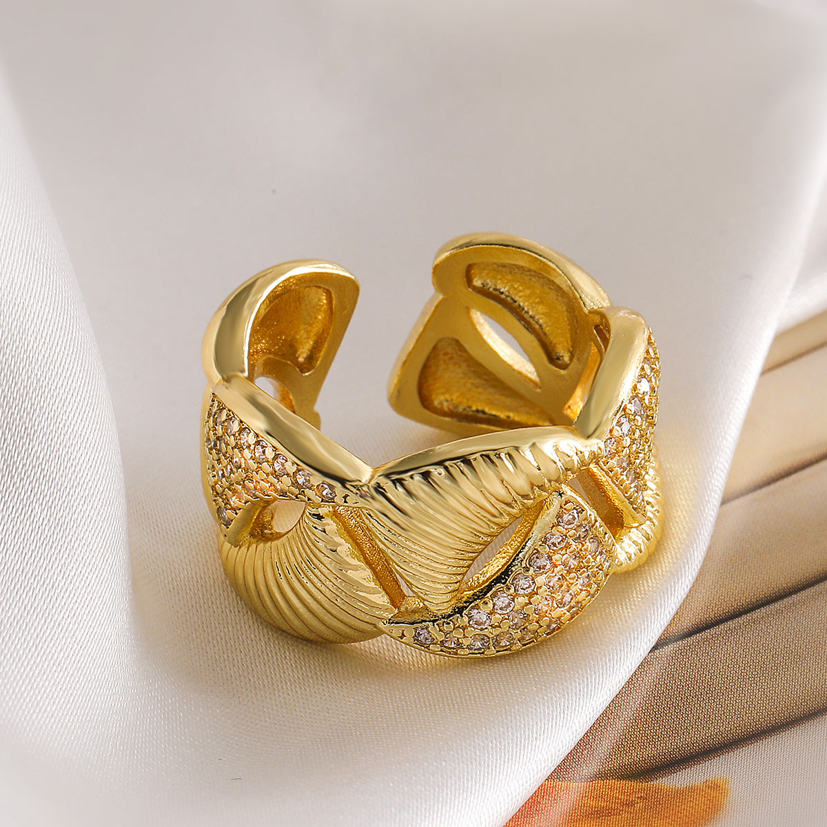Minimalist Geometric Open Ring for Women Made of Brass with 18K Gold Plating and Zircon Inlay