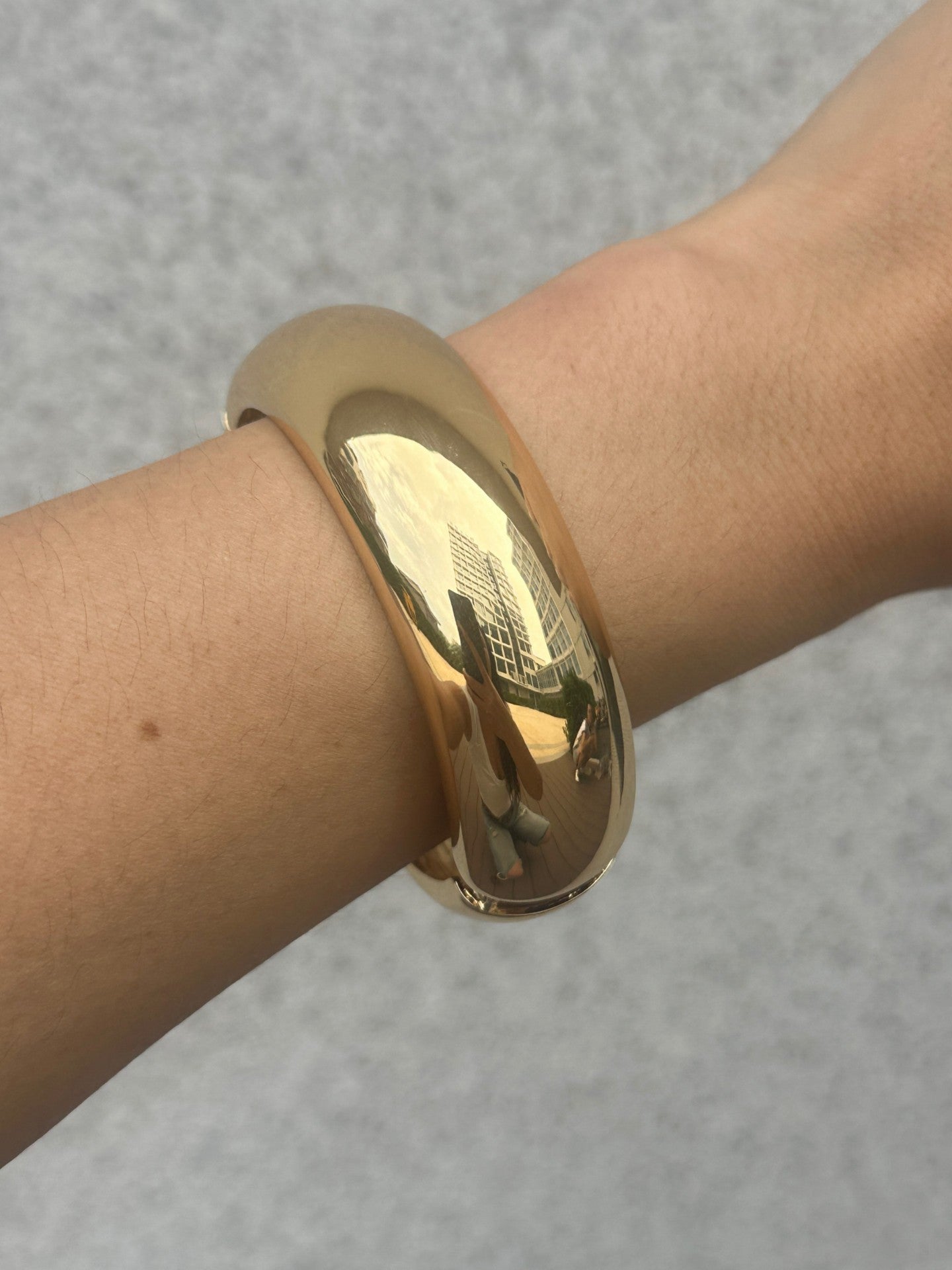 Elegant Gradient Geometric Drip Oil Acrylic Wide Cuff Bracelet