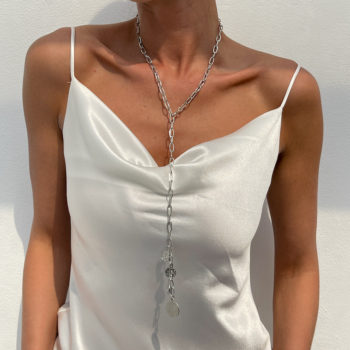 Collar con colgante de cruz minimalista de concha y cadena en forma de Y con perlas para mujer