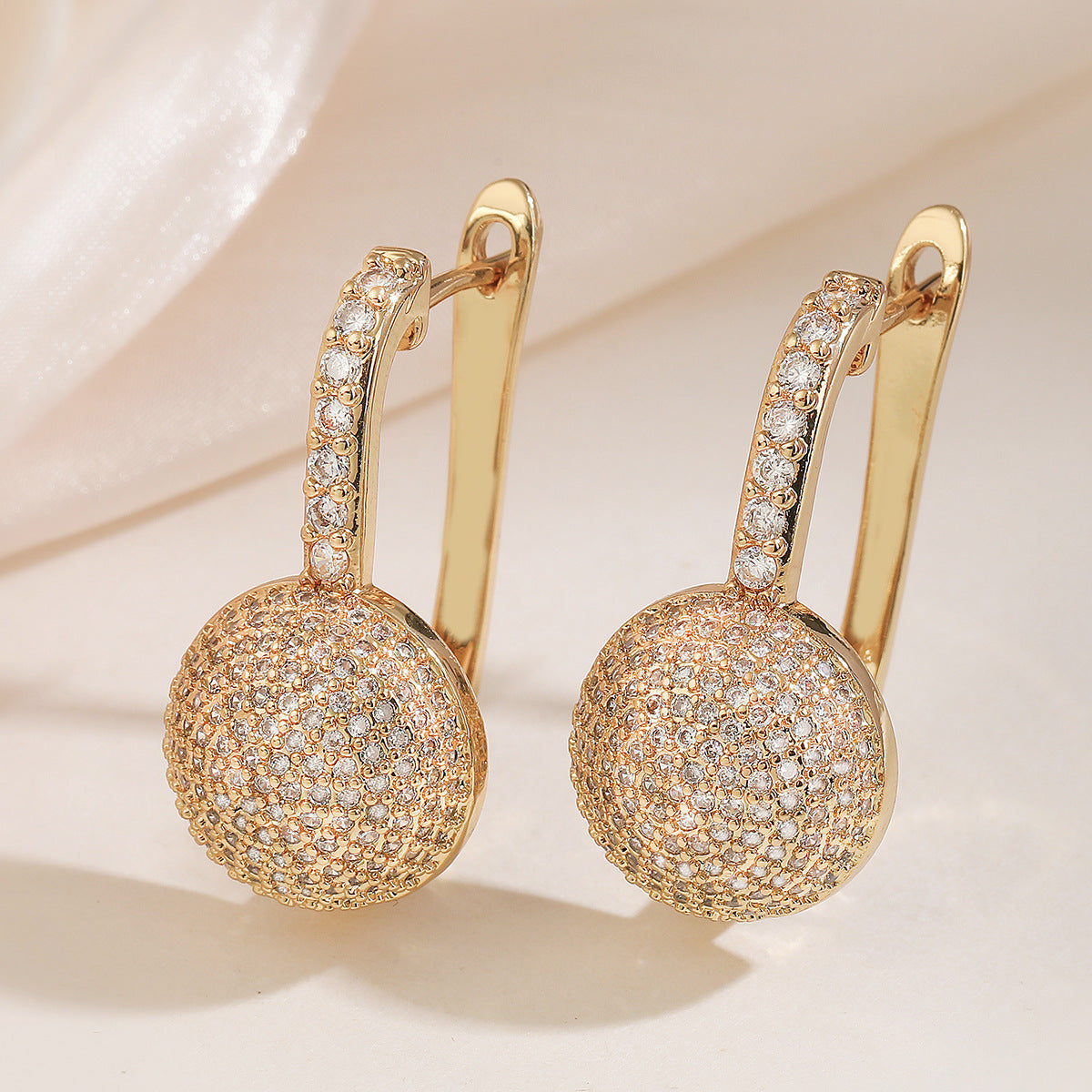 Pendientes Minimalistas de Cobre Chapado en Oro con Forma de Corazón Geométrico y Diseño Irregular para Mujer