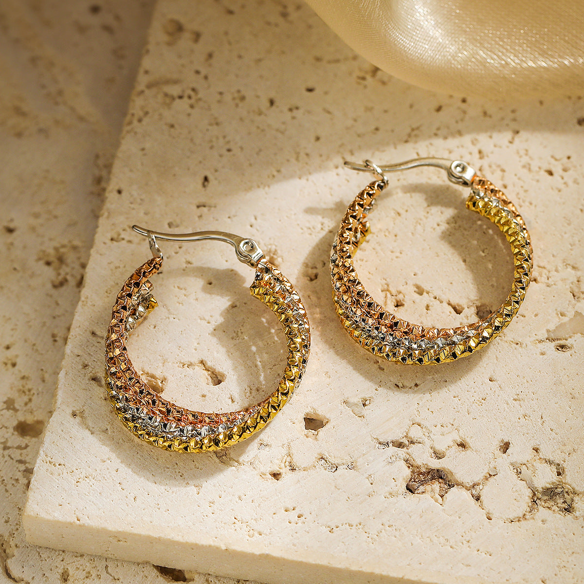 Minimalist Geometric Titanium Steel Ear Cuffs for Women with 18K Gold Plating Vintage-Inspired Design