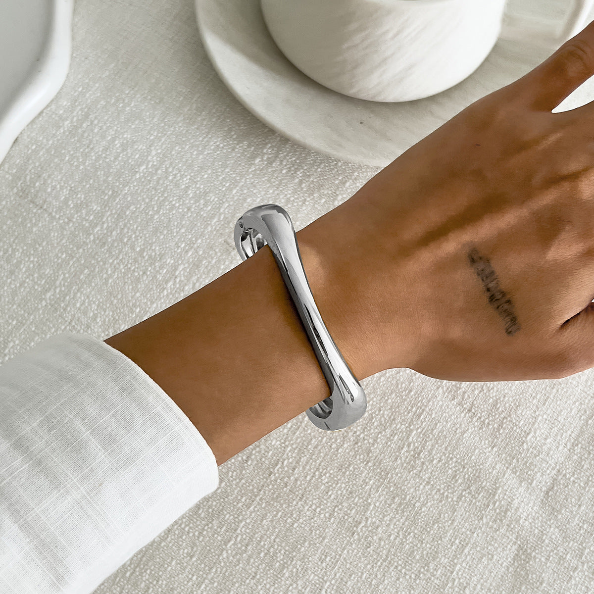 Exaggerated Geometric Oval Alloy Plated Wide Cuff Bracelet for Women
