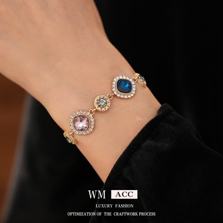 Vintage Geometric Rhinestone Inlay Alloy Bracelet for Women