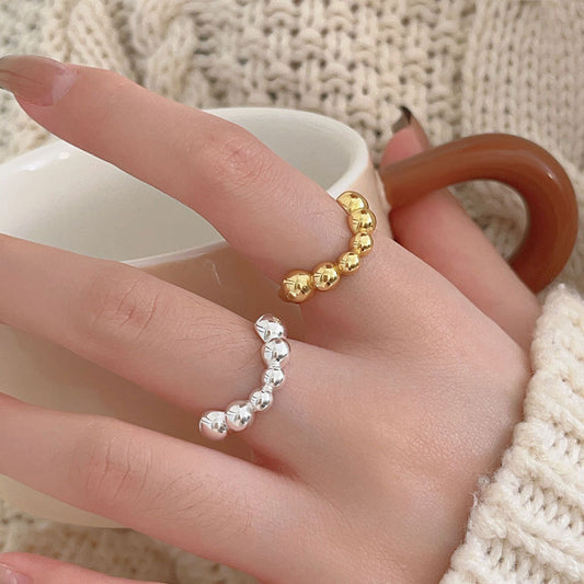 Anello a cuore minimalista da donna in argento sterling 925 con dettaglio a grana quadrata smussata