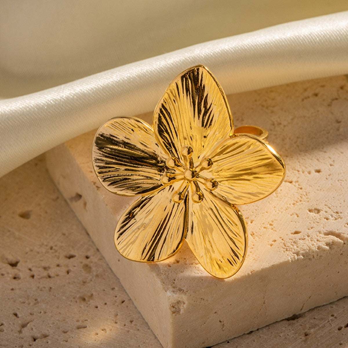 Floral-Shaped Stainless Steel Ring with Plating Finish for Women Fashionable and Elegant Statement Jewelry