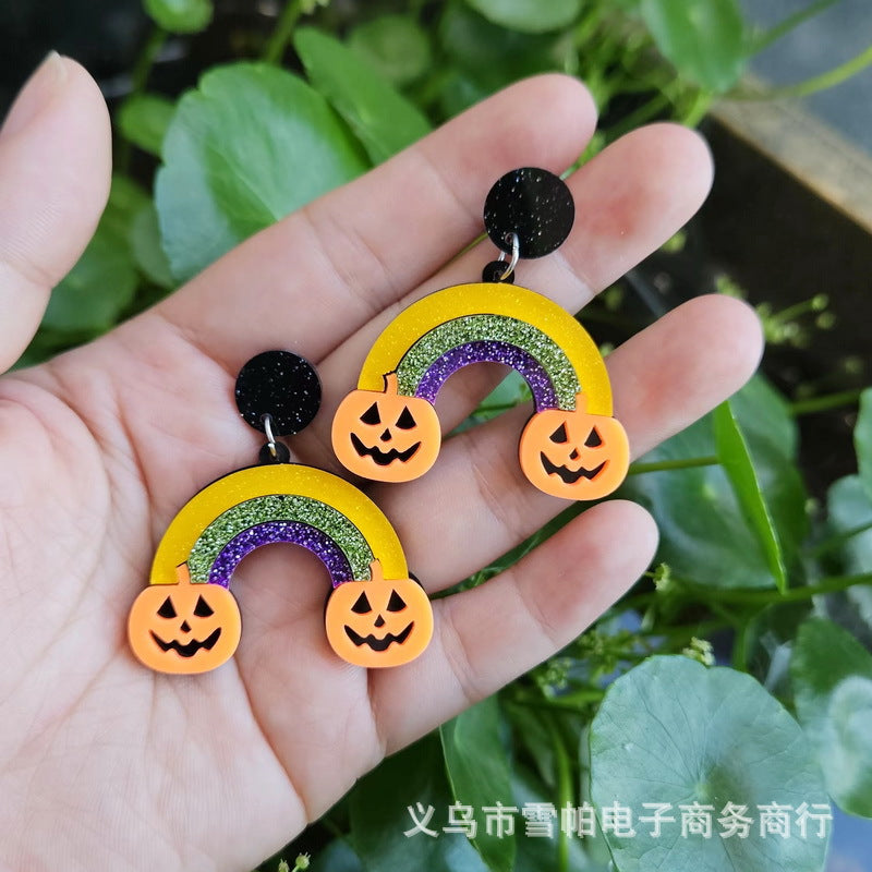 Orecchini pendenti acrilici teschio di Halloween e zucca con accenti arcobaleno, orecchini di tendenza da donna di ispirazione vintage