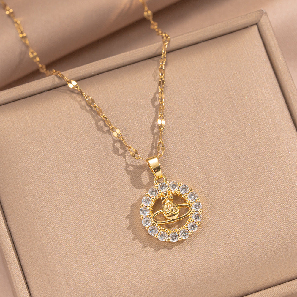 Light Luxury Star-Shaped Pendant Necklace for Women with 18K Gold Plated Copper and Titanium Steel O-Chain