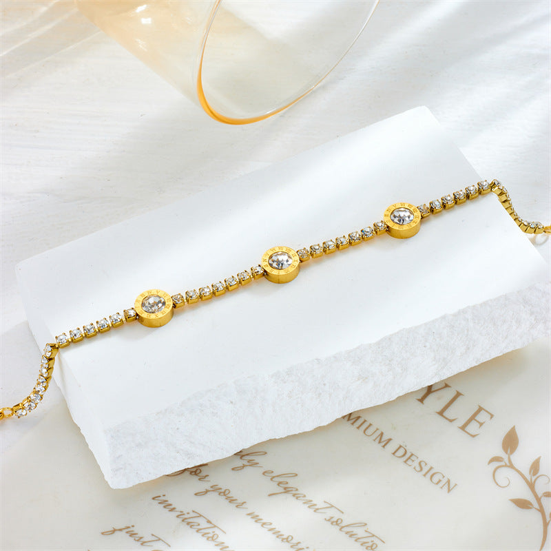 Elegante Pulsera Minimalista de Lujo con Diamantes de Imitación Redondos y Dijes Romanos de Acero Inoxidable para Mujer