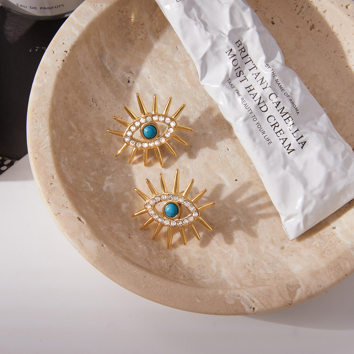 Set de pendientes de tuerca y anillo de ojo turco minimalista para mujer en acero de titanio con baño de rodio