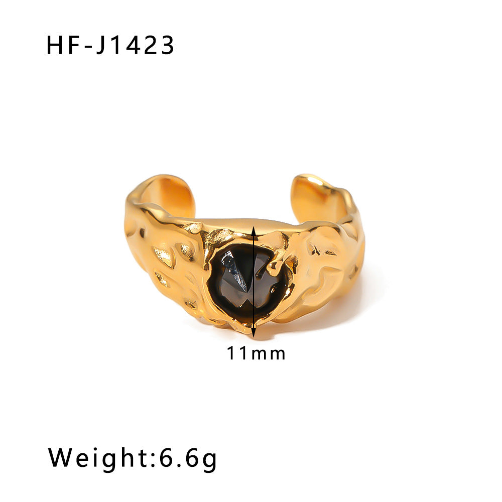 Anello da donna vintage minimalista geometrico in acciaio inossidabile con intarsio in zircone nero e finitura placcata sottovuoto in oro 18 carati