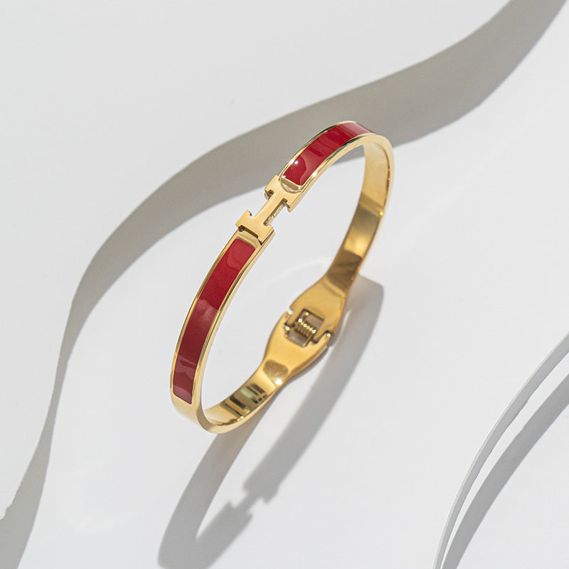 Bracciale Minimalista in Acciaio Inossidabile da Donna con Placcatura in Acciaio al Titanio e Intarsio di Strass a Forma Geometrica Ovale