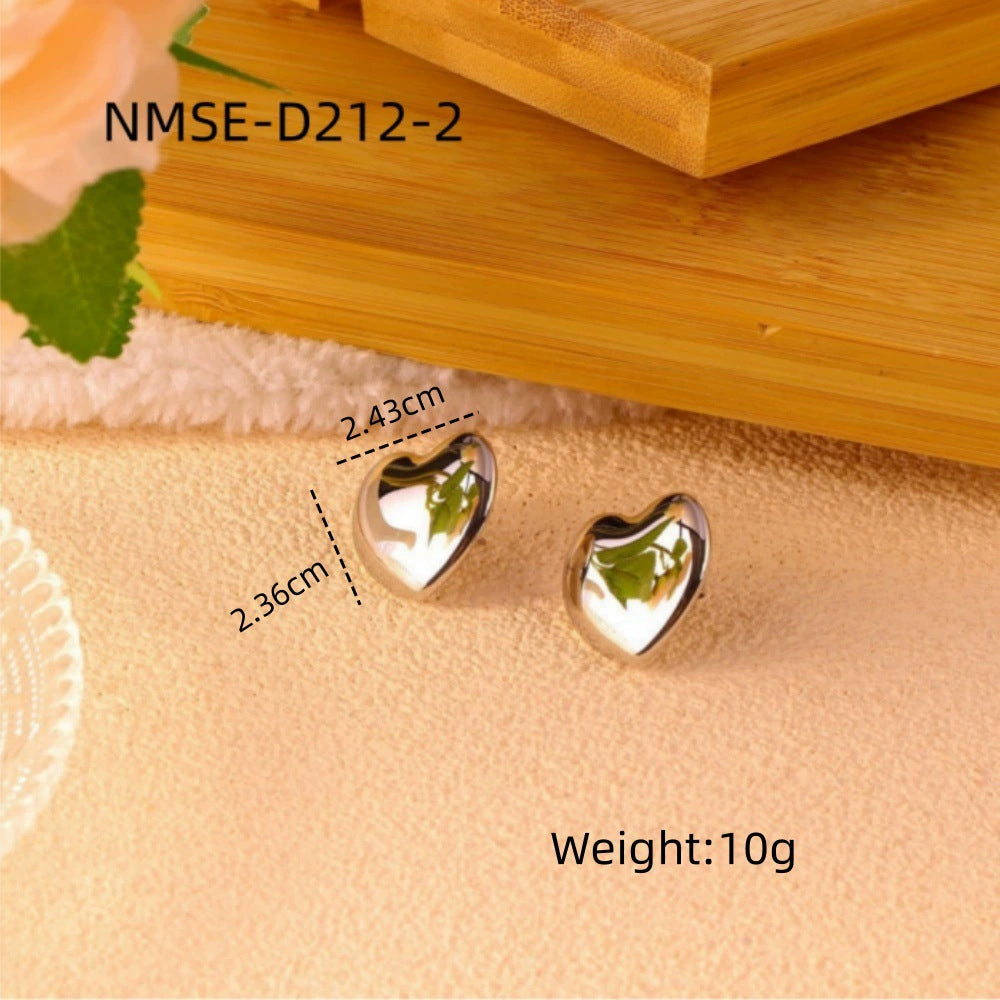 Orecchini a perno da donna in acciaio inossidabile a forma di cuore, minimalisti ed eleganti, con finitura placcata
