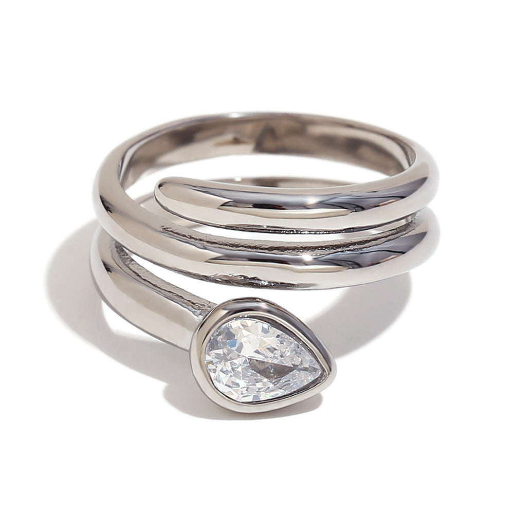 Anello da donna minimalista geometrico in acciaio inossidabile placcato oro 18 carati a doppio strato con testa di serpente lungo e strass bianchi a forma di cuore
