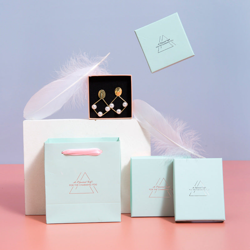 Elegante caja de regalo de joyería con estampado plateado para anillos, pendientes, pulseras y collares en varios tamaños