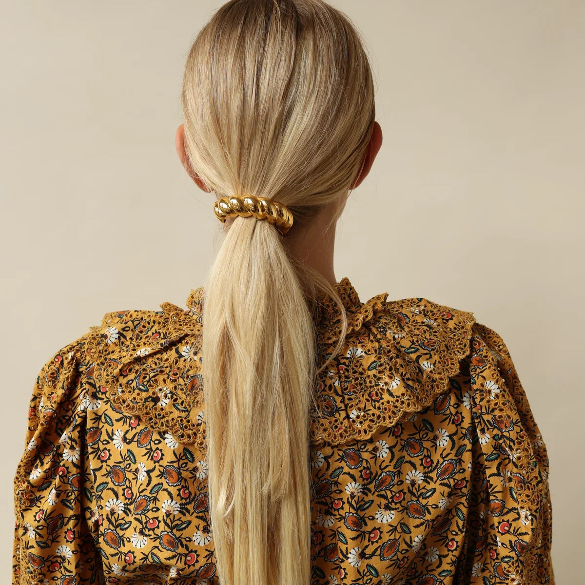 Elastico per capelli a treccia minimalista in acciaio inossidabile per coda di cavallo con finitura placcata