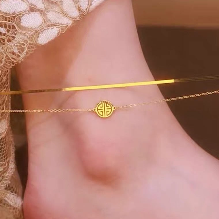 Cavigliera Minimalista Porta Fortuna da Donna con Catena a Serpente Piatta Geometrica in Acciaio Titanio Placcato Oro