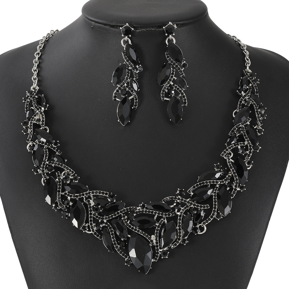 Fashion OL Floral and Teardrop-Shaped Zinc Alloy Plated Necklace Set with Rhinestone Pendant for Women