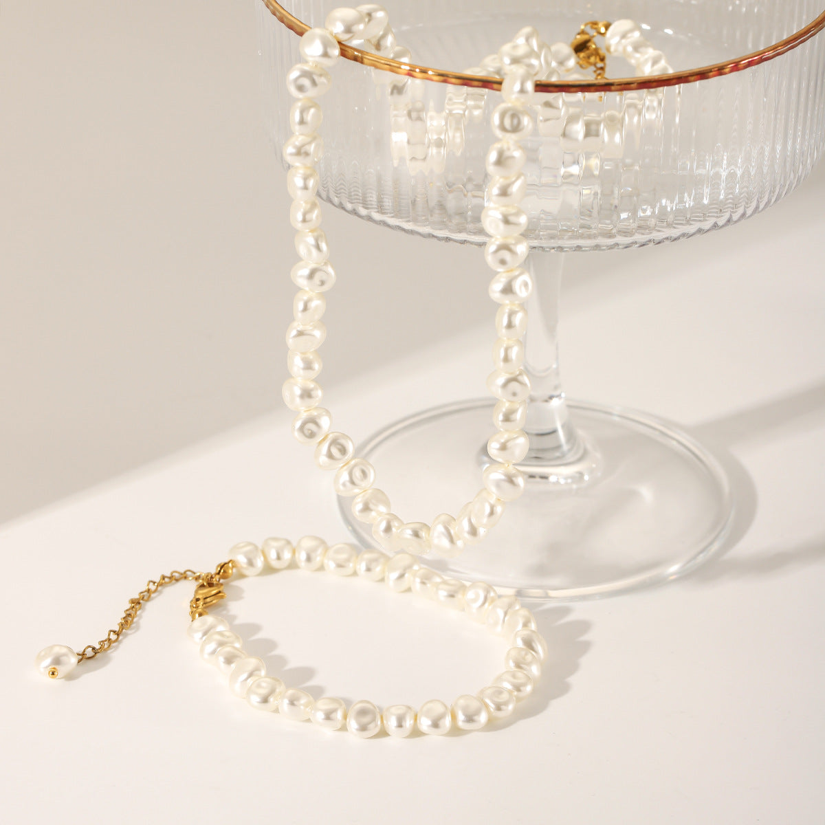 Collana da donna vintage in stile Palazzo francese con perle d'acqua dolce irregolari, in acciaio inossidabile placcato con catena di perle
