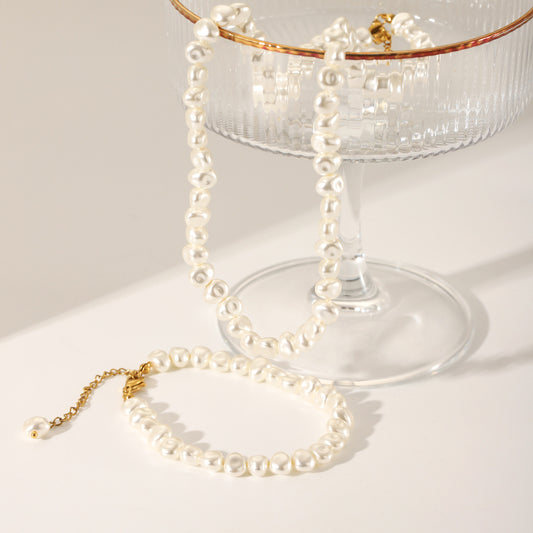 Collar de perlas de agua dulce irregulares estilo palacio francés vintage para mujer, de acero inoxidable chapado con cadena de perlas