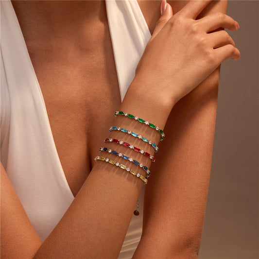 Bracciale geometrico in acciaio inossidabile alla moda da donna con zirconi colorati, gioiello elegante e minimalista per tutti i giorni