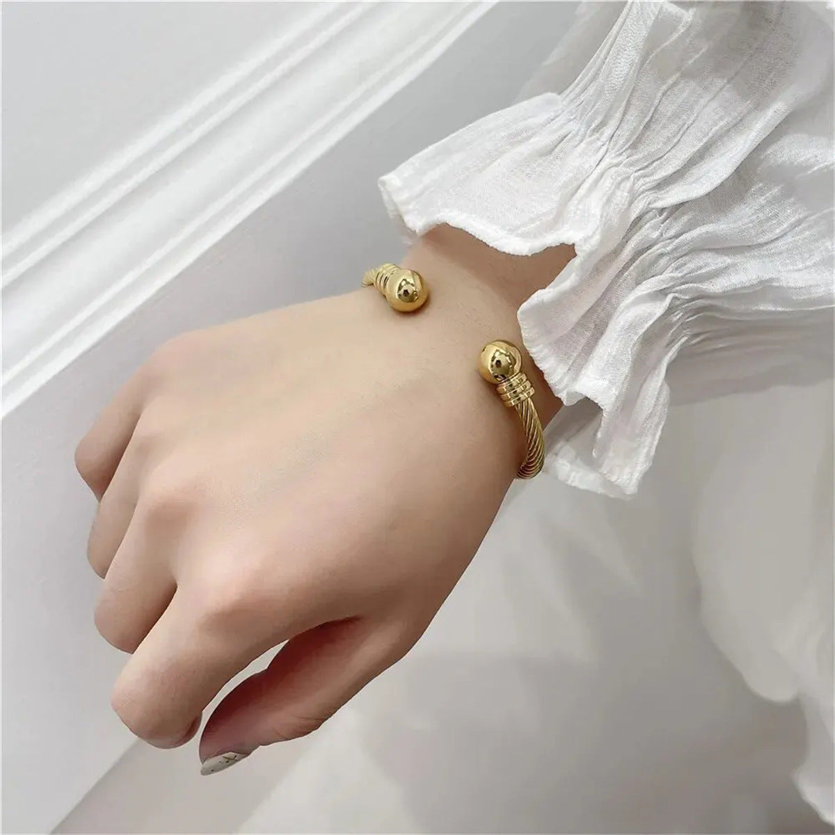 Polished Stainless Steel Cable Rope C-Shaped Bracelet for Women with Natural Style