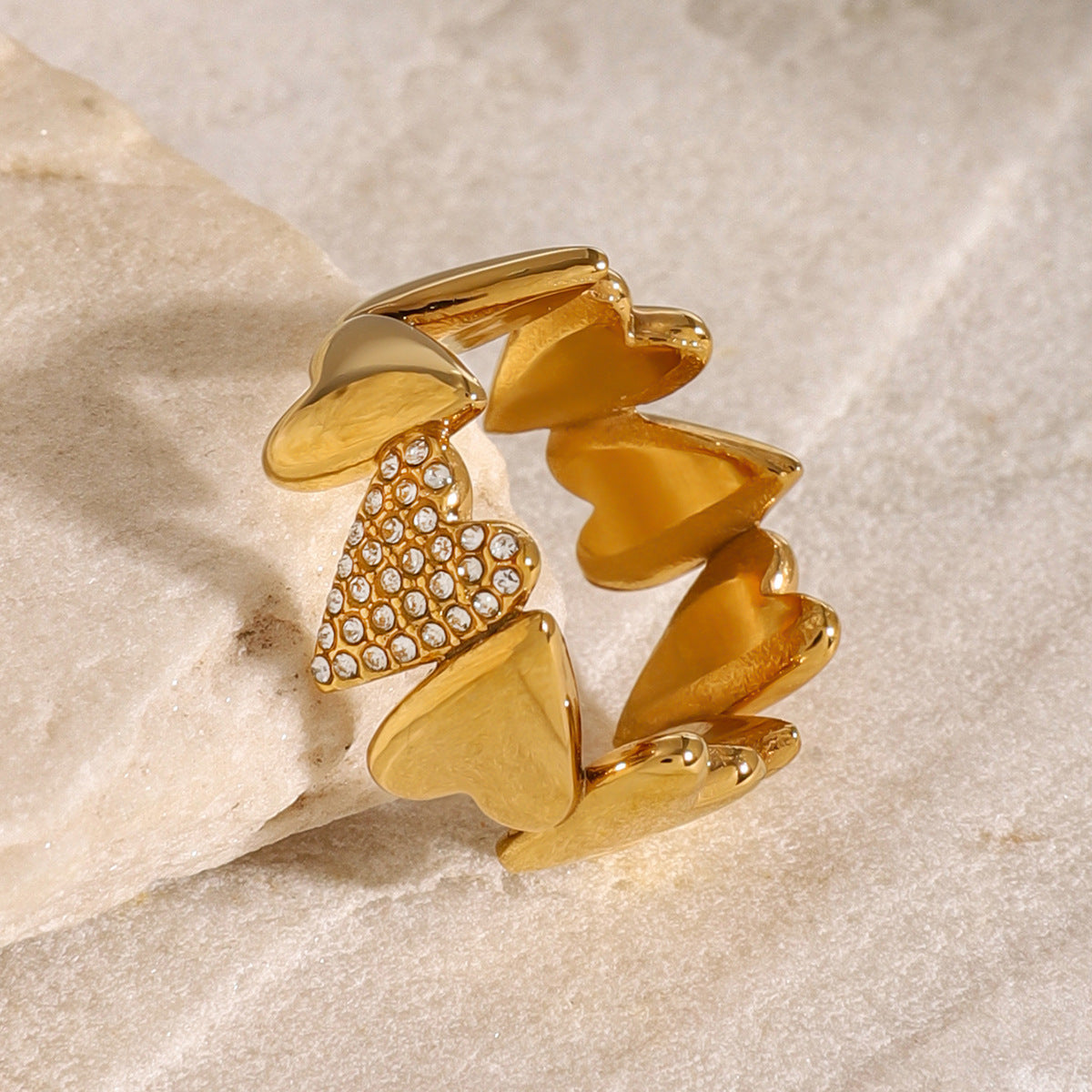 Dulce anillo de acero inoxidable en forma de corazón con baño de oro de 18 quilates e incrustaciones de circonitas, joyería fina de lujo minimalista para mujer