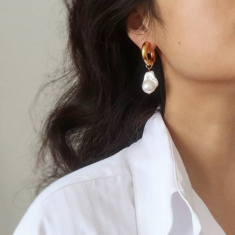 Orecchini a perla barocca da donna in acciaio inossidabile con design geometrico, finitura galvanizzata, stile minimalista ed elegante