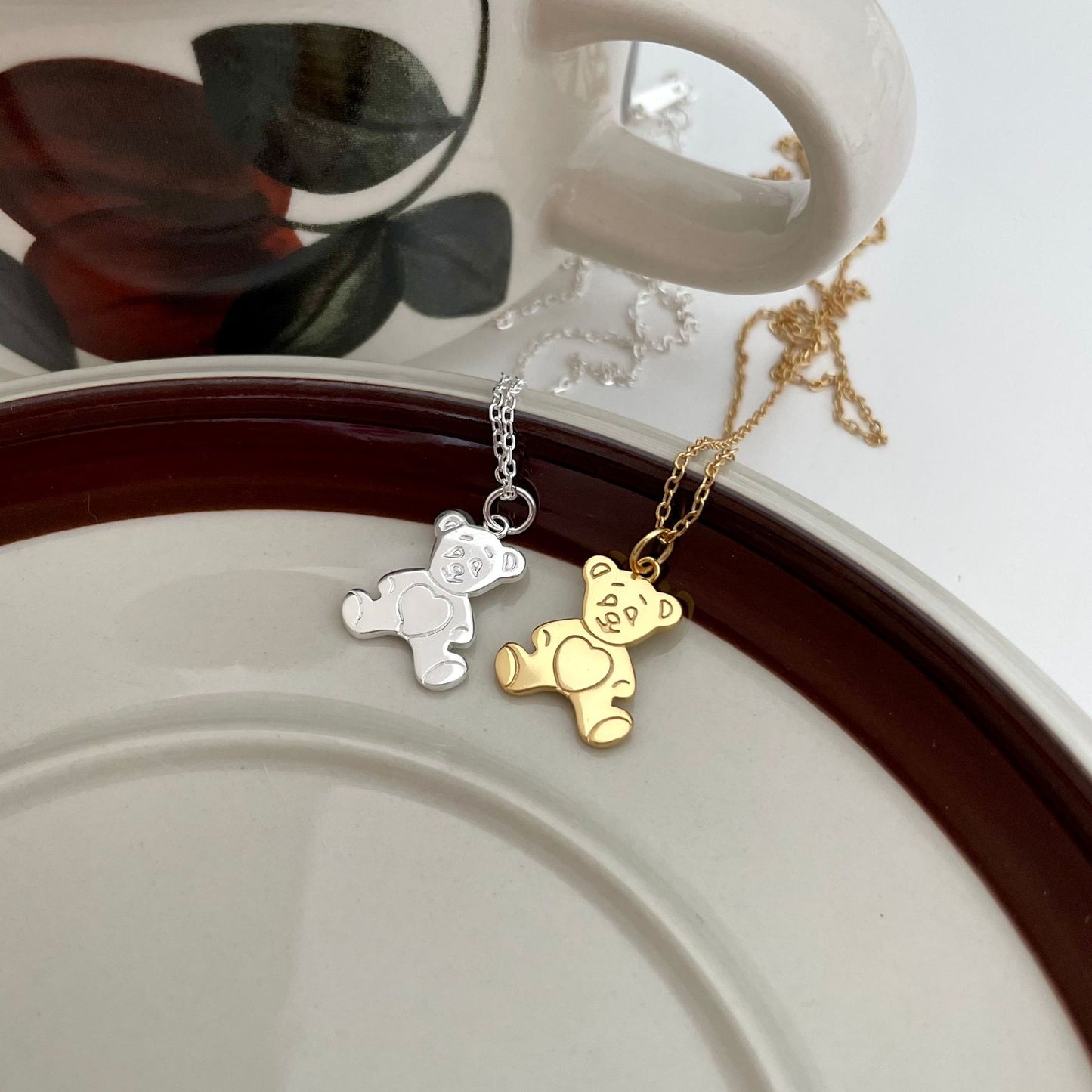Minimalist Bear-Shaped Pendant Necklace in 925 Sterling Silver with Box Chain