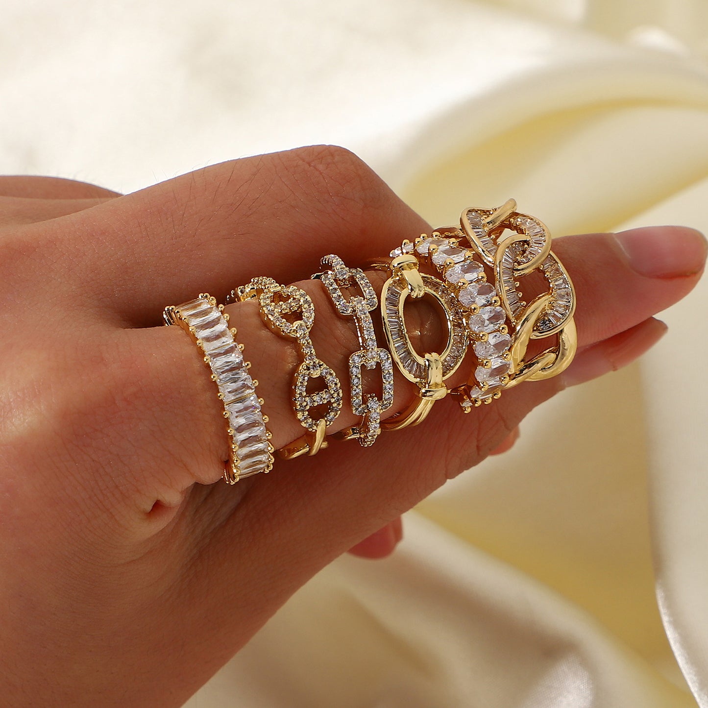 Anello da donna minimalista Boho in rame con intarsio di zirconi, fascia regolabile