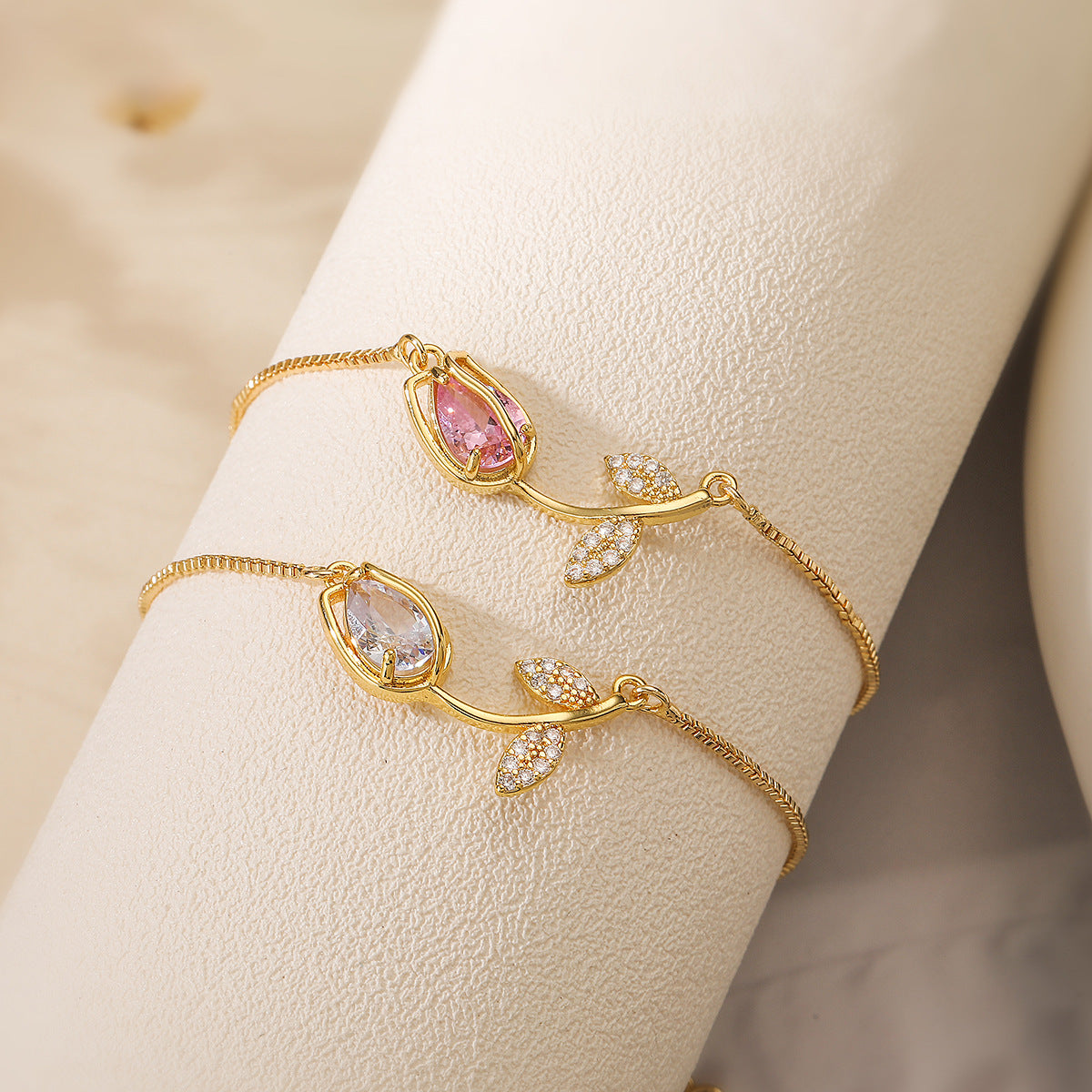 Fashionable Floral Bracelet for Women Made of Copper with 18K Gold Plating and Zircon Inlay, Geometric and Irregular Design, Minimalist Chic Style