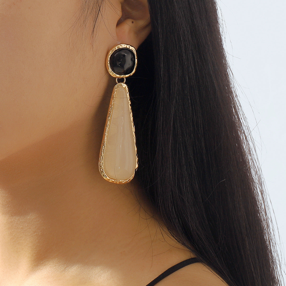 Pendientes Geométricos de Resina Vintage para Mujer con Base de Aleación y Acabado Galvanizado, Joyería para las Orejas Elegante y Atrevida