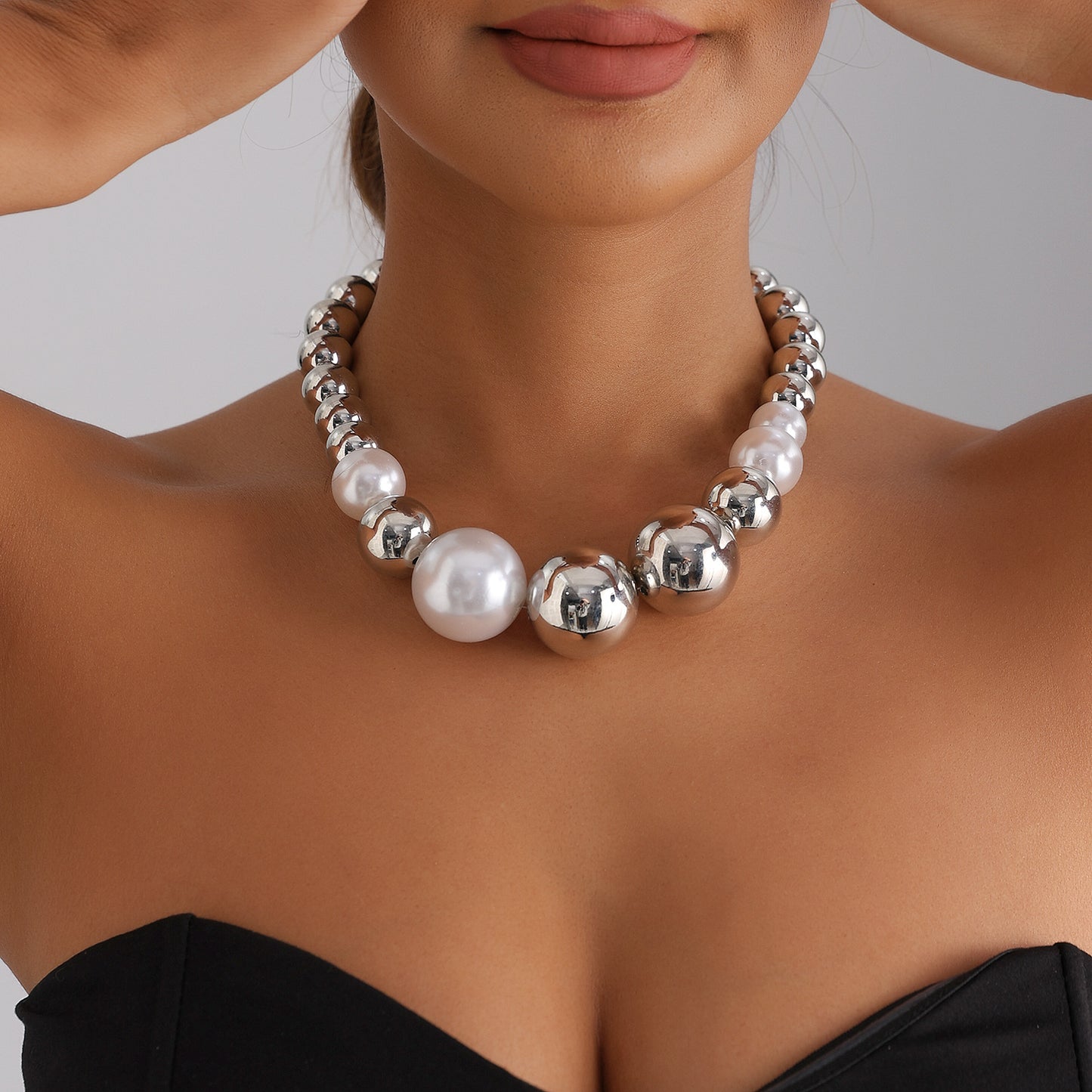 Minimalist Round Geometric ABS Plated Alloy Pendant Necklace for Women