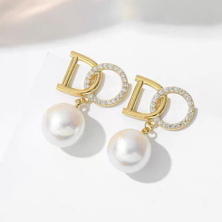 Eleganti Orecchini a Perno da Donna in Stile Francese con Perle, in Rame, dalla Forma Geometrica e dal Design Minimalista Ispirato a Chanel
