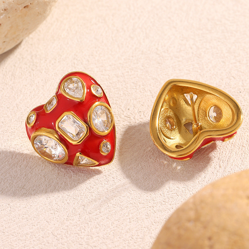Pendientes minimalistas de acero inoxidable con forma de corazón, chapados en oro de 18K y detalles de esmalte rojo, con circonita blanca