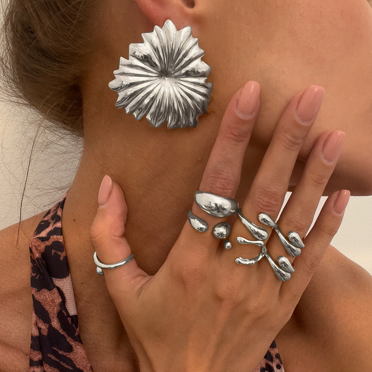 Anello da donna minimalista geometrico a goccia in lega con finitura placcata Anello da dito aperto impilabile