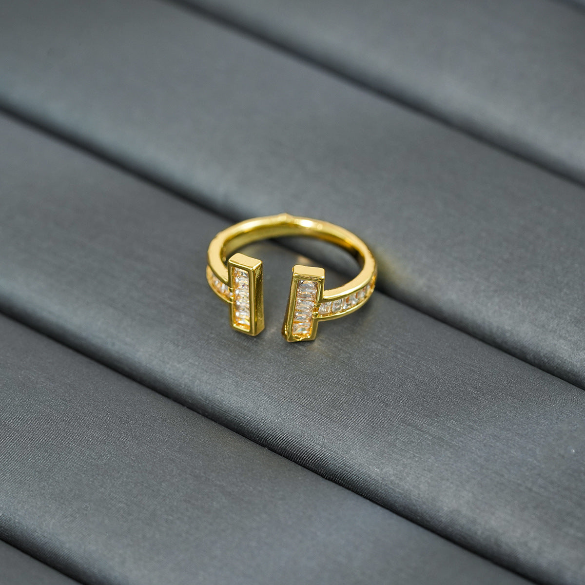 Light Luxury Heart-Shaped Adjustable Open Ring in Copper with 18K Gold Plating and Zircon Accents