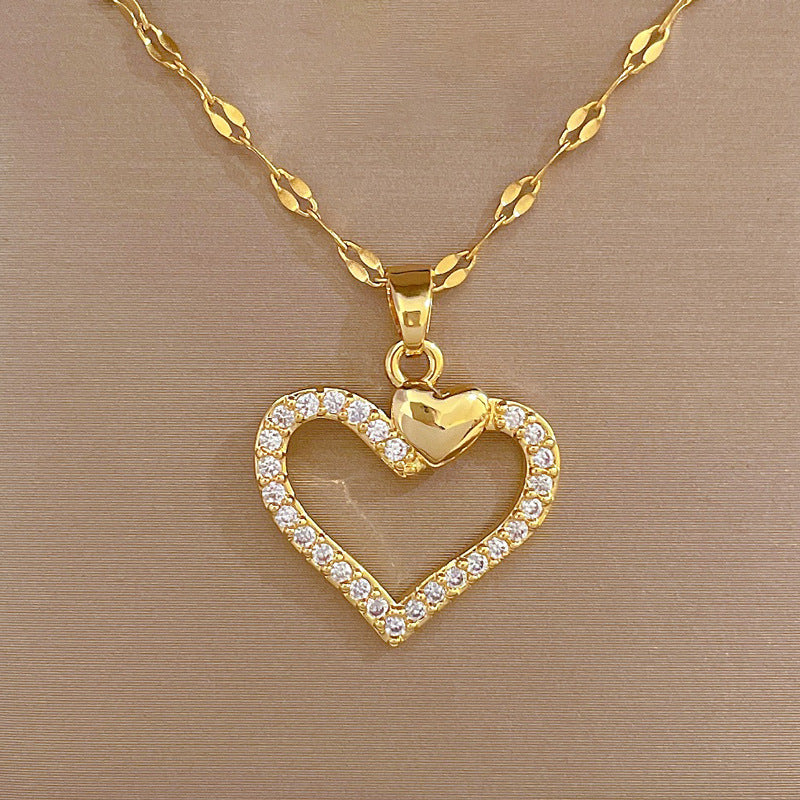 Luxury Titanium Steel Heart-Shaped Pendant Necklace for Women with Rhinestone Inlay, Elegant Clavicle Chain for Wedding, Banquet, and Special Occasions