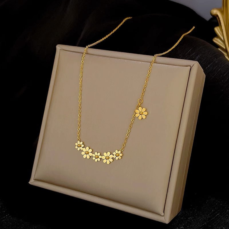 Minimalist Daisy Pendant Necklace for Women in Titanium Steel with Plated Finish and O-Chain