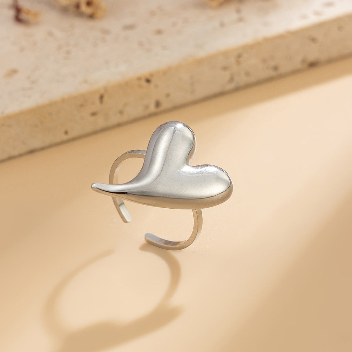 Minimalist Punk Heart Shaped Zinc Alloy Plated Ring for Women