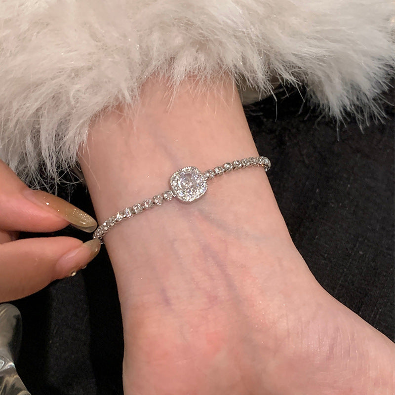 Fashionable Adjustable Square Heart-Shaped Glass Beaded Bracelet with Zircon Inlay for Women, Luxury Minimalist Hand Jewelry