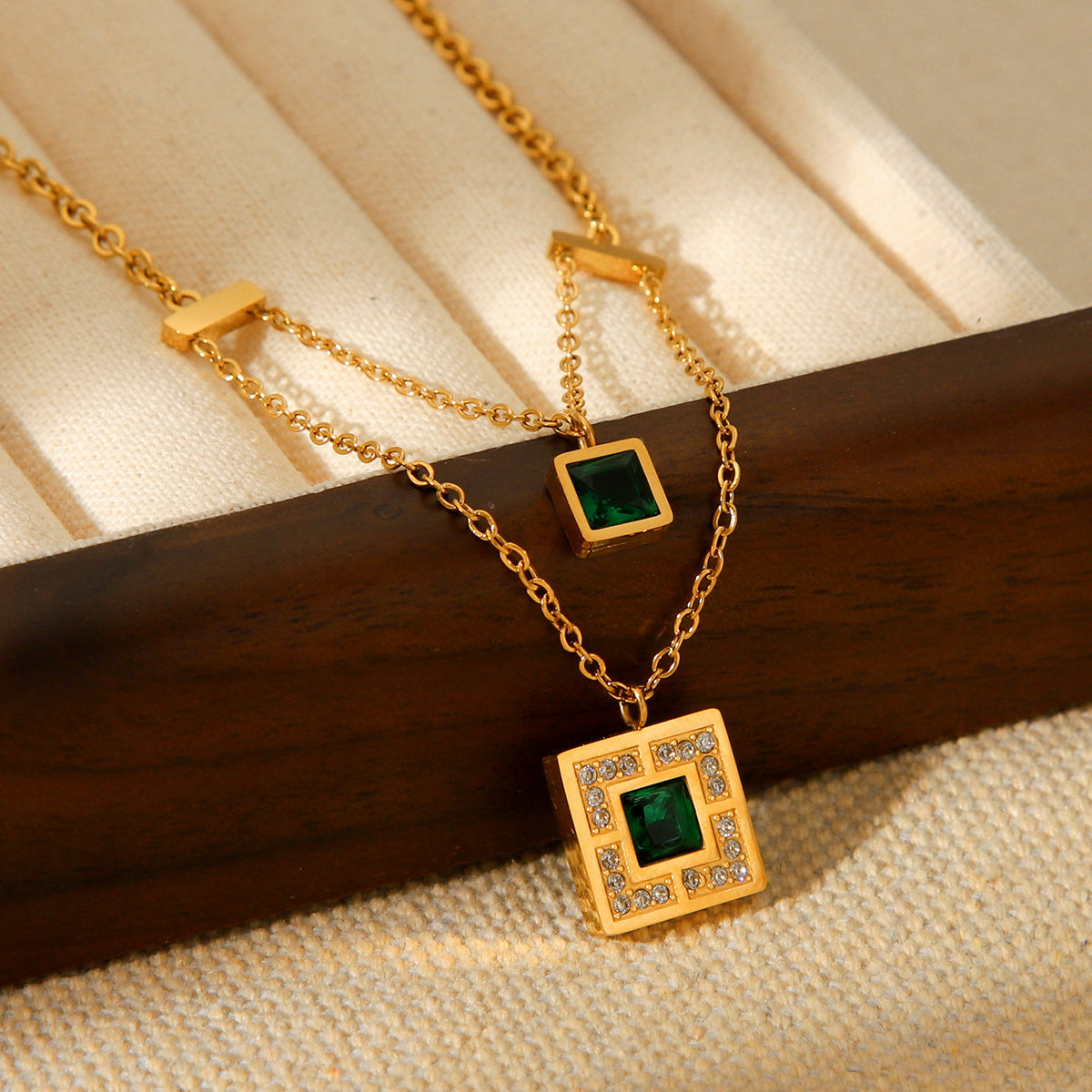 Ins Style Geometric Square Pendant Titanium Steel Necklace for Women with Rhinestone Inlay and Plated Finish